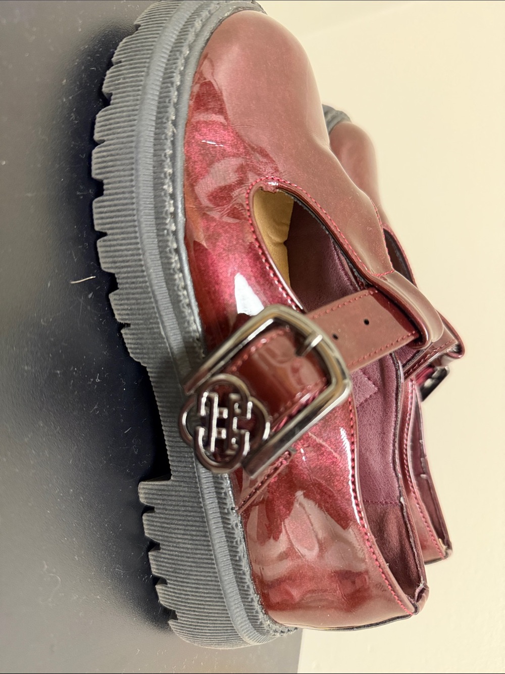 Daisy Fuentes Girls' Shiny Burgundy T-Strap Mary Janes - Picture 3 of 4